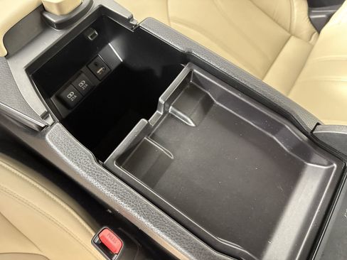 Used 2019 Toyota Avalon XLE image 23