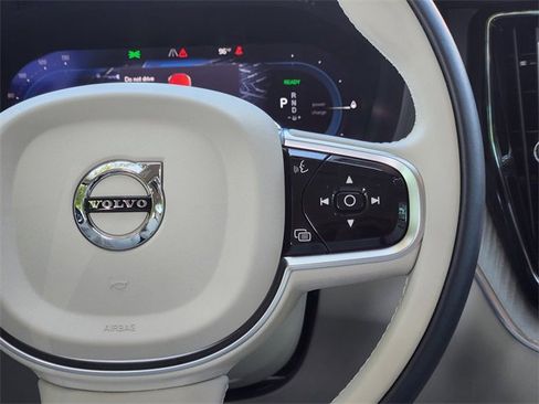 Certified 2025 Volvo XC60 T8 Ultra w/ Protection Package Premier image 31