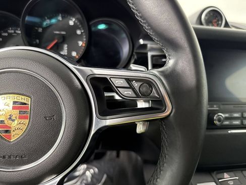 Certified 2018 Porsche Macan AWD/4WD image 39