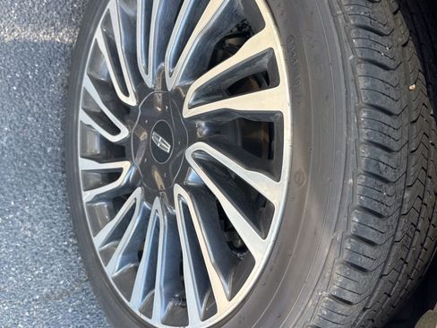 Used 2022 Lincoln Corsair Grand Touring w/ Elements Technology Bundle image 3