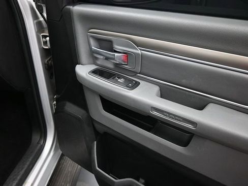 Used 2017 RAM 1500 Classic SLT AWD/4WD image 23