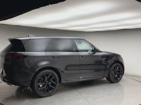 New 2026 Land Rover Range Rover Sport Dynamic SE image 2