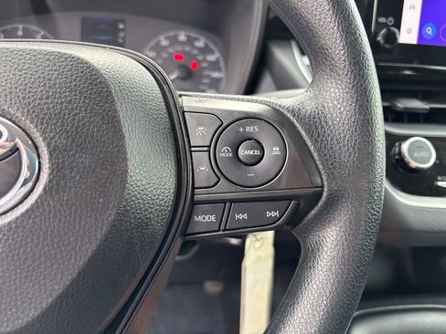 Used 2024 Toyota Corolla LE FWD image 27