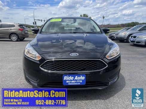 Used 2015 Ford Focus SE FWD image 2