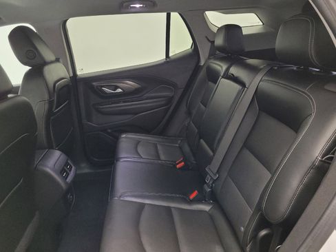 Used 2024 GMC Terrain SLT image 18