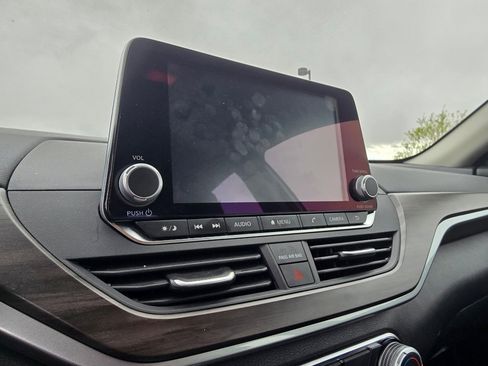 Used 2025 Nissan Altima 2.5 SV image 21