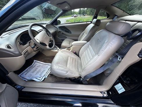Used 2001 Ford Mustang GT image 9
