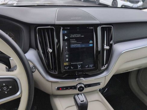 Used 2020 Volvo XC60 T5 Momentum image 29
