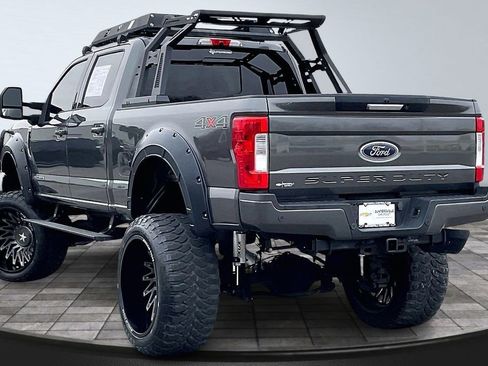 Used 2017 Ford F250 Lariat w/ Lariat Value Package image 12