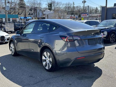 Used 2022 Tesla Model Y Long Range AWD/4WD image 5