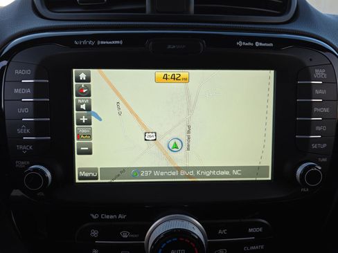 Used 2015 Kia Soul ! w/ Sun & Sound Package image 23