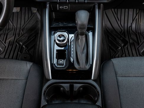 Used 2024 Chevrolet Colorado Trail Boss w/ Technology Package AWD/4WD image 28