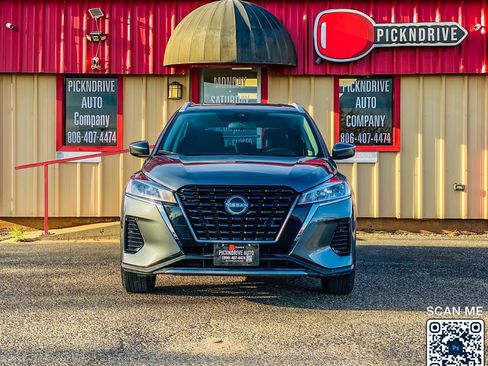 Used 2024 Nissan Kicks SV image 3