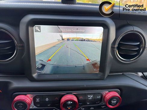 Certified 2022 Jeep Gladiator Overland AWD/4WD image 83