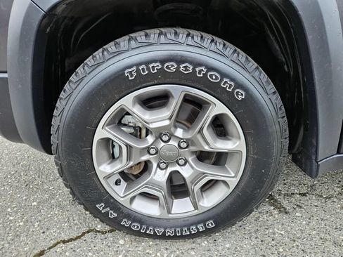 Used 2022 Jeep Cherokee Trailhawk w/ Sun, Sound & Nav Group AWD/4WD image 10