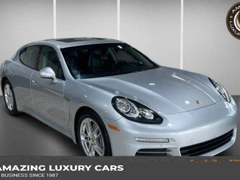 Used 2016 Porsche Panamera 4 image 1