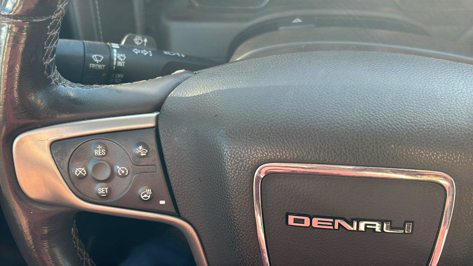 Used 2016 GMC Sierra 2500 Denali w/ Duramax Plus Package AWD/4WD image 29