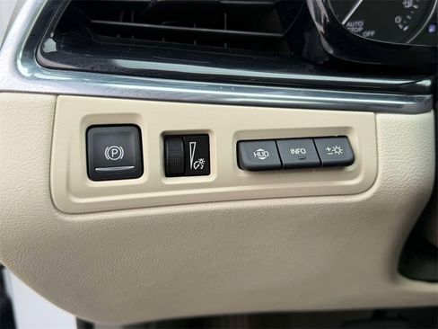 Used 2020 Cadillac XT6 Premium Luxury image 31