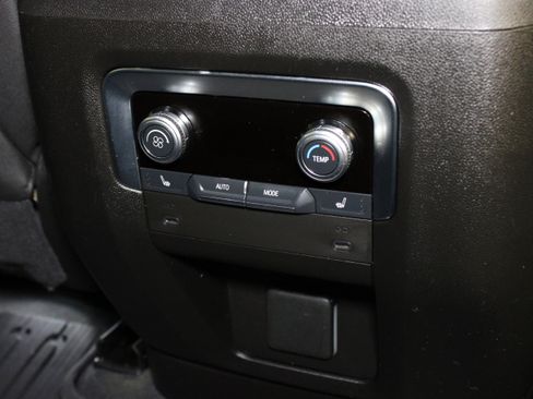Used 2025 GMC Yukon XL AT4 w/ AT4 Premium Package AWD/4WD image 19