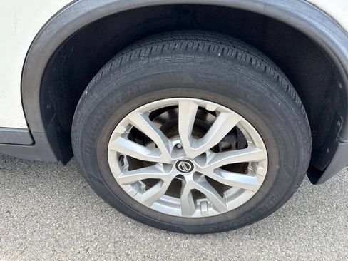 Used 2020 Nissan Rogue SV AWD/4WD image 13