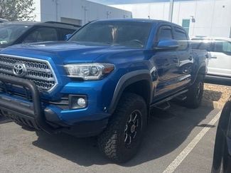 Used 2016 Toyota Tacoma TRD Off-Road w/ Towing Package video 4