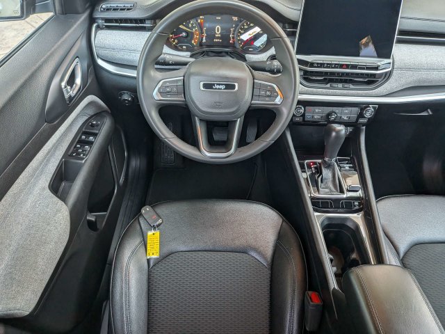 Used 2024 Jeep Compass Latitude AWD/4WD image 17