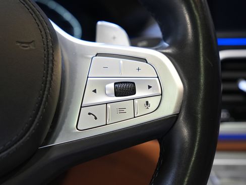 Used 2020 BMW 750i xDrive image 43
