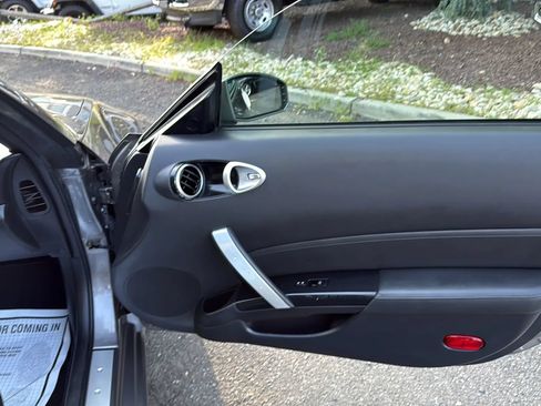 Used 2007 Nissan 350Z Touring RWD image 16