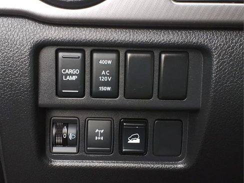 Used 2023 Nissan Titan PRO-4X w/ Pro-4x Convenience Package AWD/4WD image 25