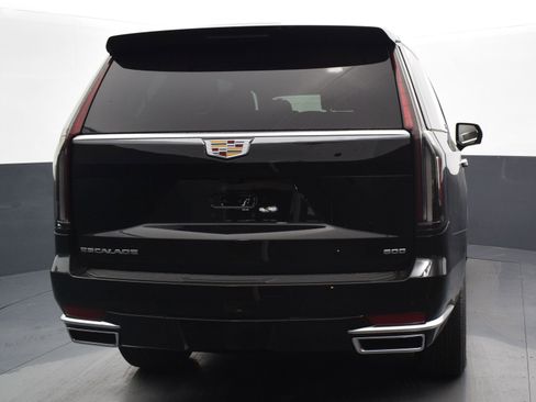 Used 2024 Cadillac Escalade Premium Luxury image 4