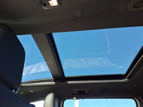 New 2026 Chrysler Pacifica Select image 12