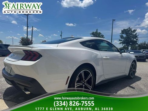 Used 2024 Ford Mustang Premium image 6