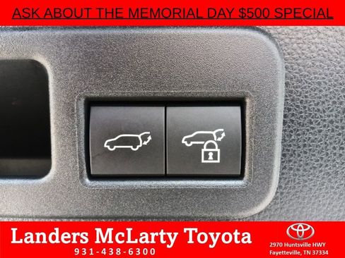 Used 2025 Toyota 4Runner TRD Off-Road Premium AWD/4WD image 29