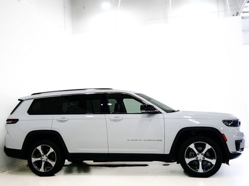 Used 2023 Jeep Grand Cherokee L Limited w/ Trailer Tow Group (B) AWD/4WD image 5
