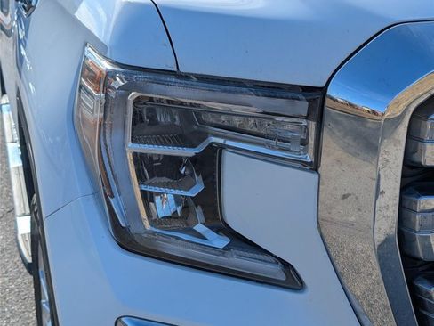 Used 2019 GMC Sierra 1500 SLT w/ SLT Premium Package AWD/4WD image 10