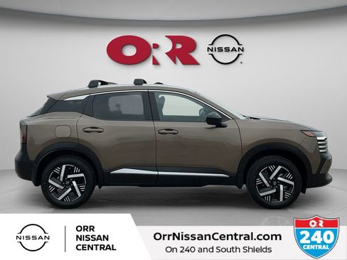 New 2026 Nissan Kicks SV w/ Charging Package FWD image 4