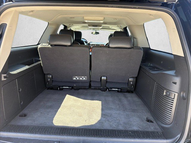 Used 2014 Chevrolet Suburban LTZ RWD image 23