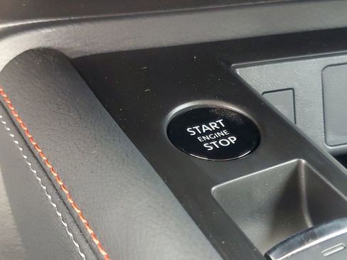 New 2025 Nissan Kicks SR image 18