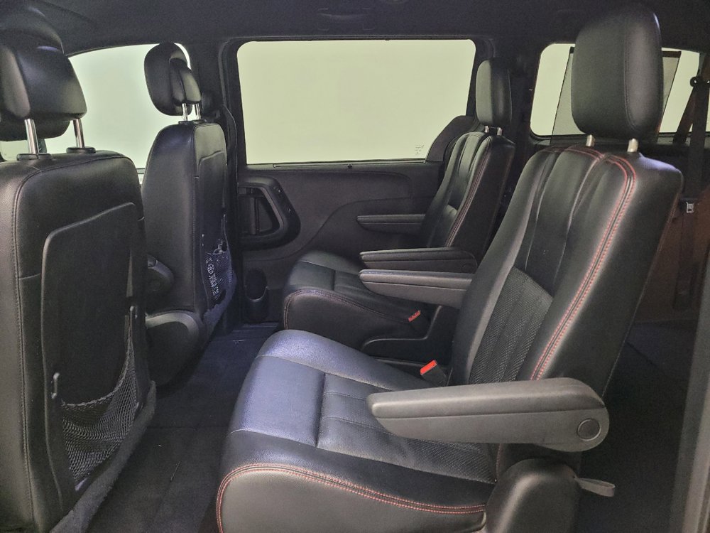 Used 2016 Dodge Grand Caravan R/T w/ Driver Convenience Group FWD image 18