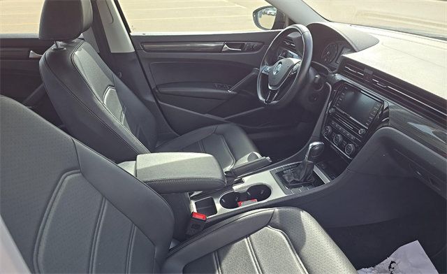 Used 2020 Volkswagen Passat 2.0T R-Line FWD image 8
