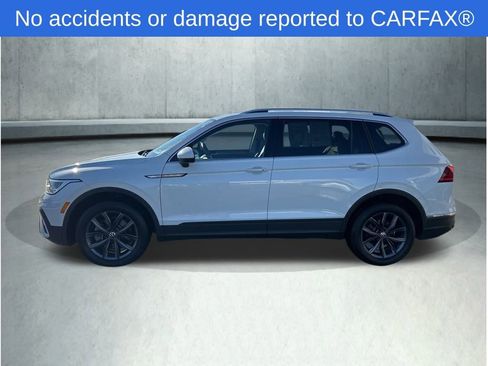 Used 2023 Volkswagen Tiguan SE image 2