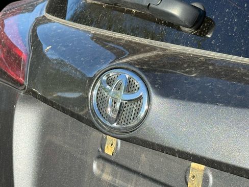 Used 2018 Toyota RAV4 LE w/ Carpet Mat Package FWD image 12