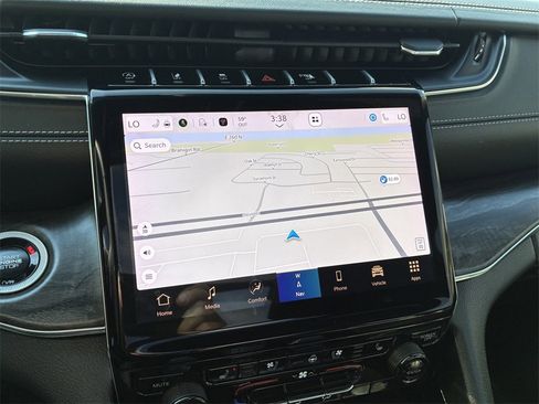 Used 2024 Jeep Grand Cherokee Overland w/ Trailer Tow Package image 20