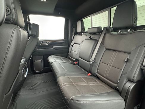 Used 2025 Chevrolet Silverado 2500 High Country w/ Technology Package AWD/4WD image 45