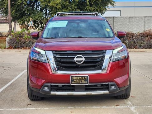 Used 2022 Nissan Pathfinder Platinum w/ Lighting Package (N92) image 2