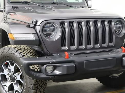 Used 2022 Jeep Wrangler Unlimited Rubicon AWD/4WD image 36