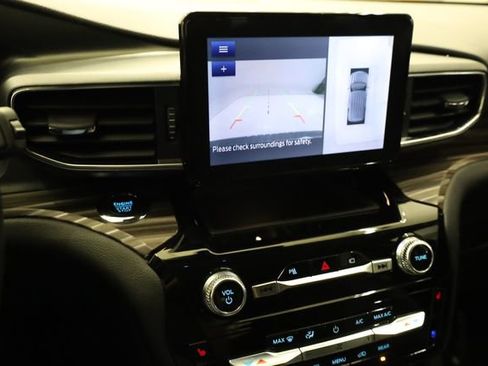 Used 2023 Ford Explorer Limited image 22