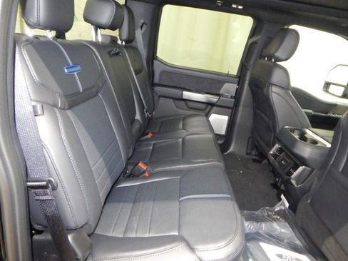New 2025 Ford F250 Platinum image 19