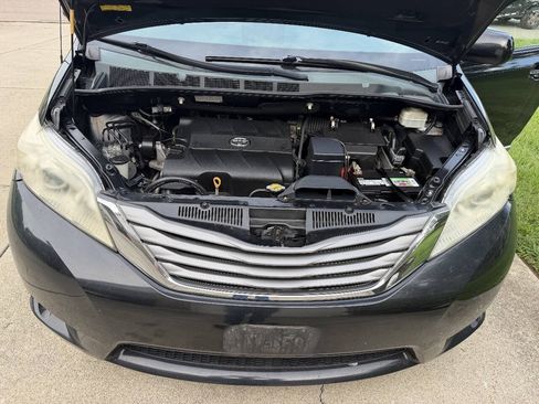 Used 2012 Toyota Sienna XLE w/ Entertainment Pkg FWD image 33