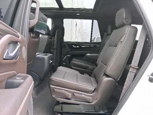 Used 2024 GMC Yukon Denali w/ Advanced Technology Package RWD image 25